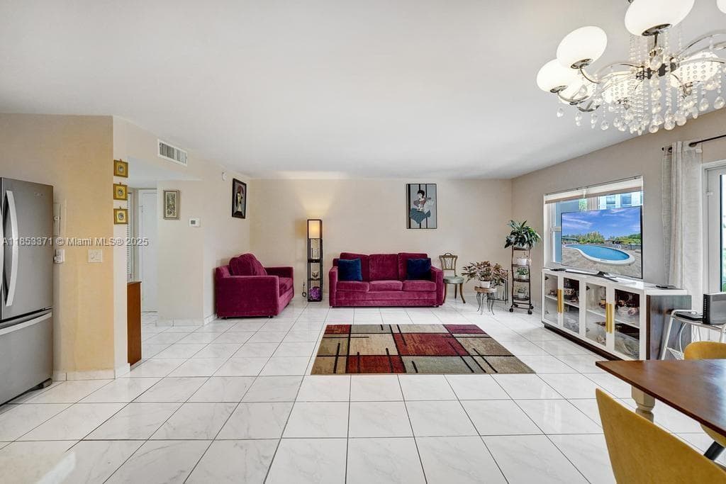 200 Diplomat Pkwy 423 photo 21