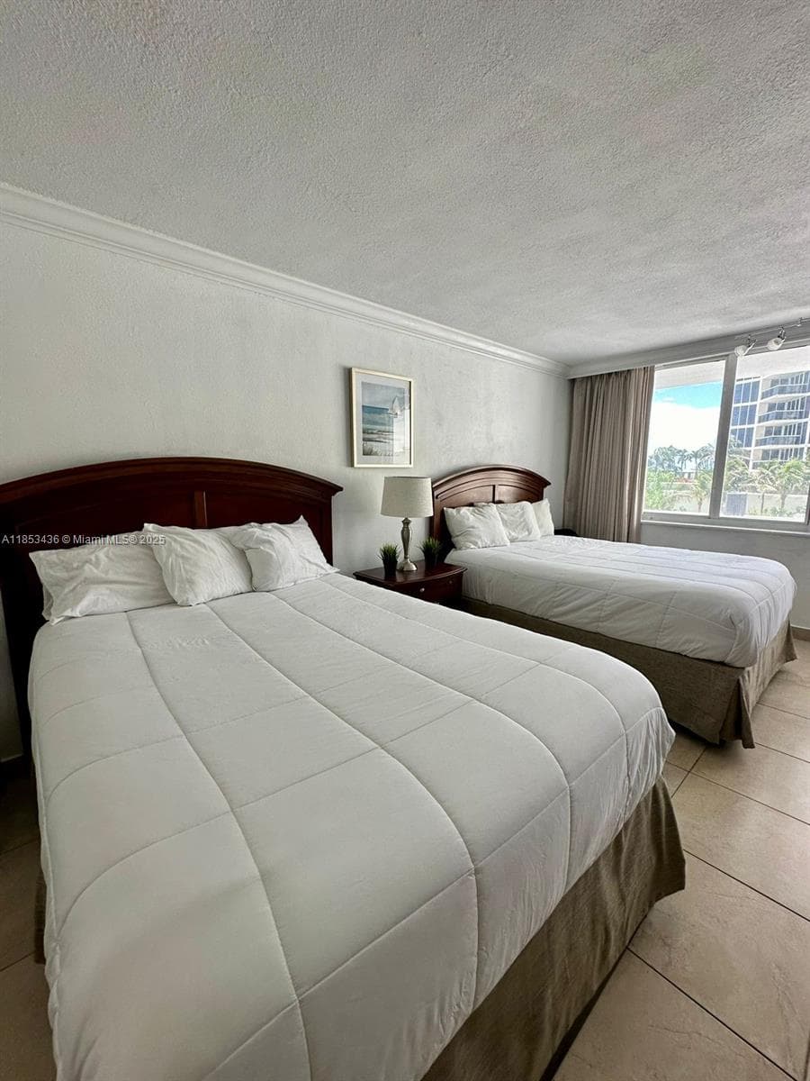 19201 Collins Ave 108 photo 9
