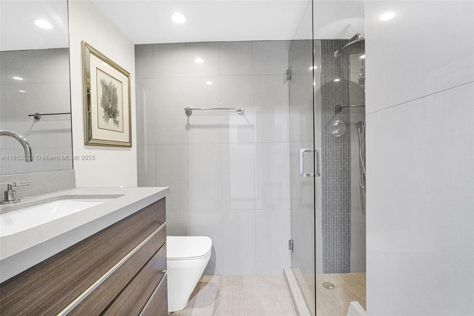 5151 Collins Ave 1519 photo 22