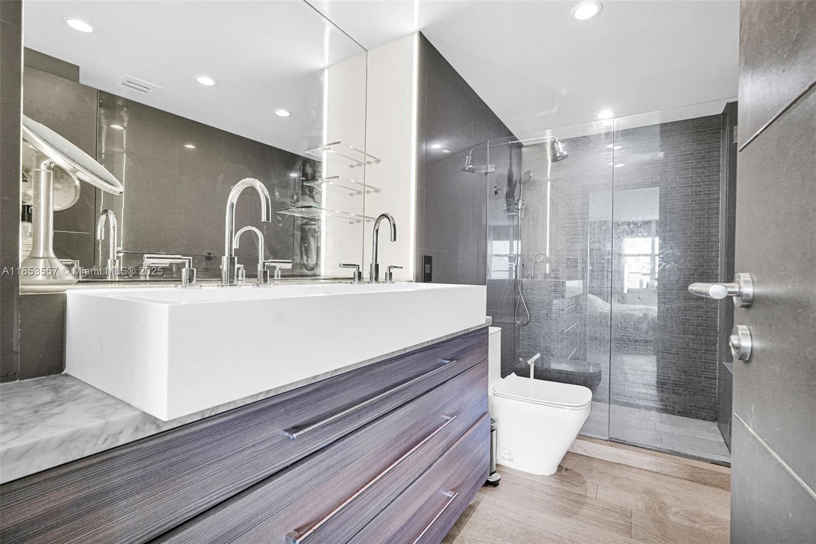 5151 Collins Ave 1519 photo 20