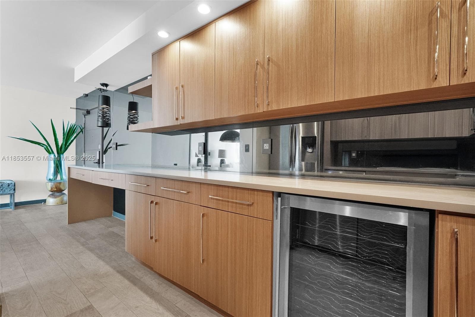 5151 Collins Ave 1519 photo 15