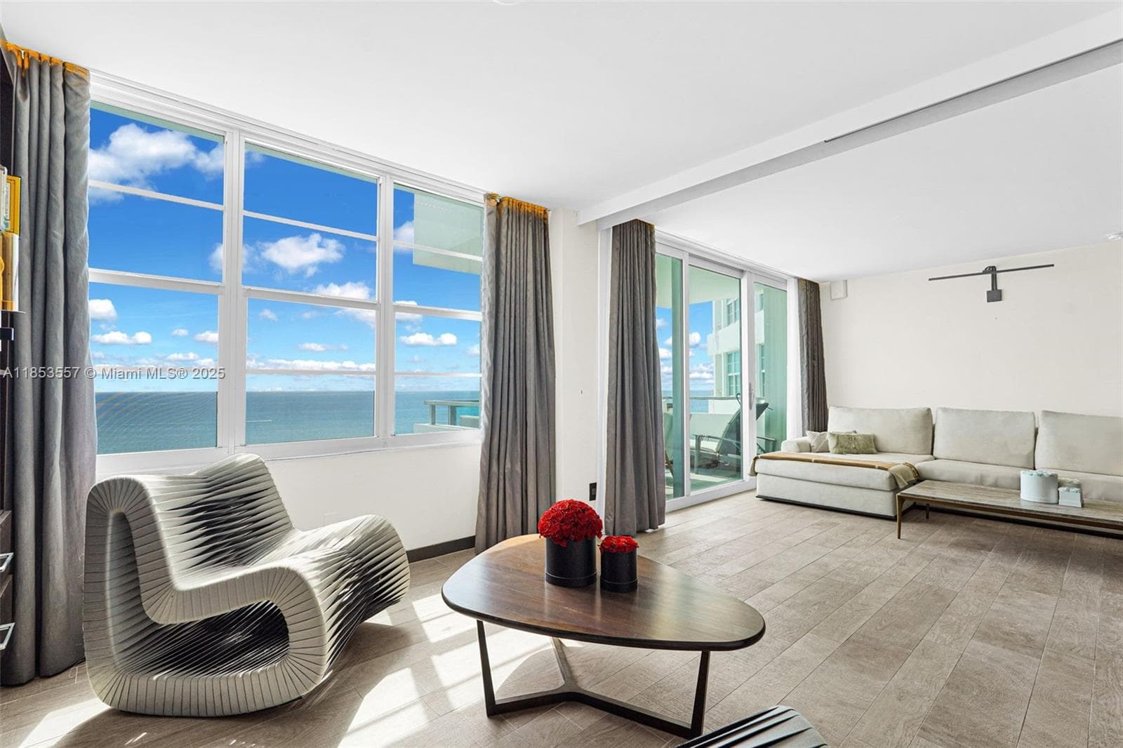 5151 Collins Ave 1519 photo 4
