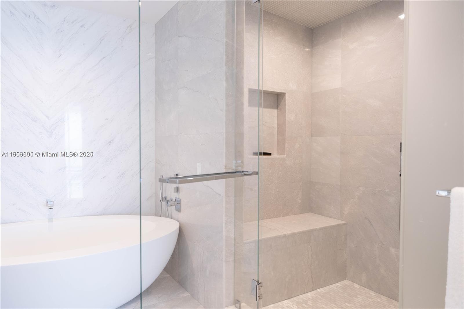 18501 Collins Ave 1104 photo 14