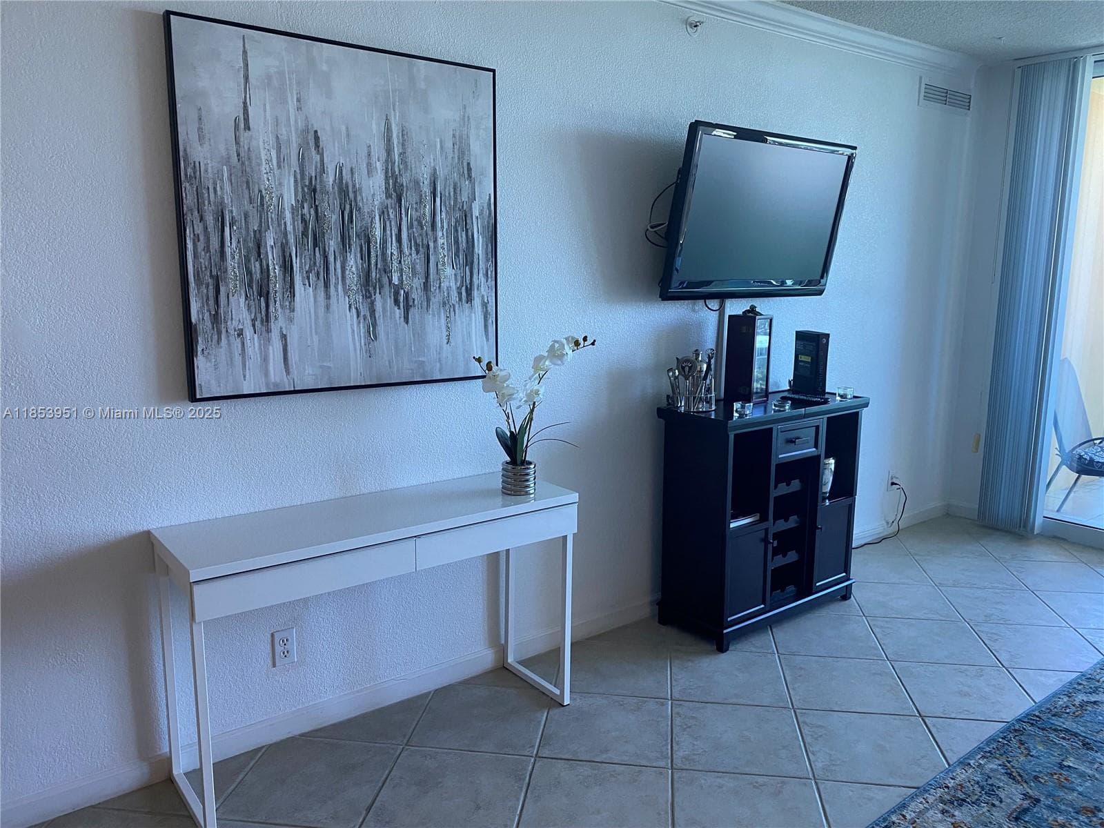 2501 Ocean Dr 828 photo 16