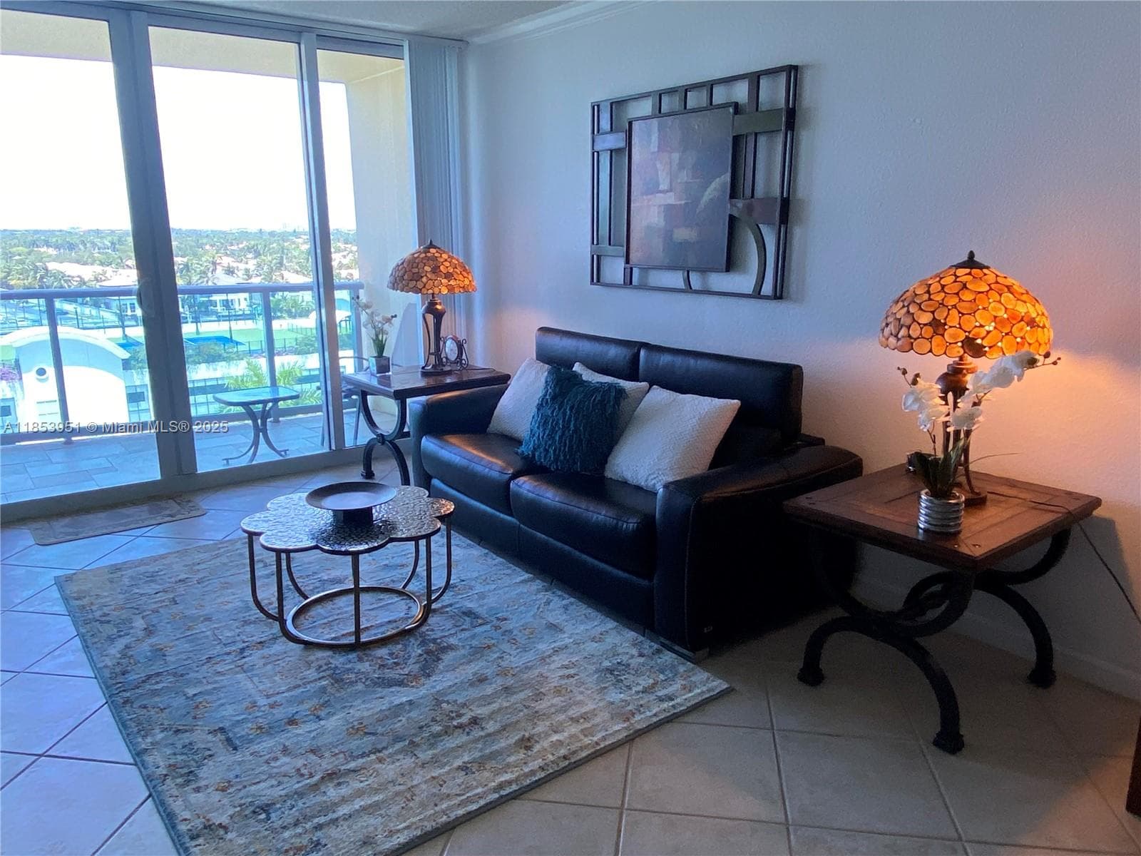 2501 Ocean Dr 828 photo 3