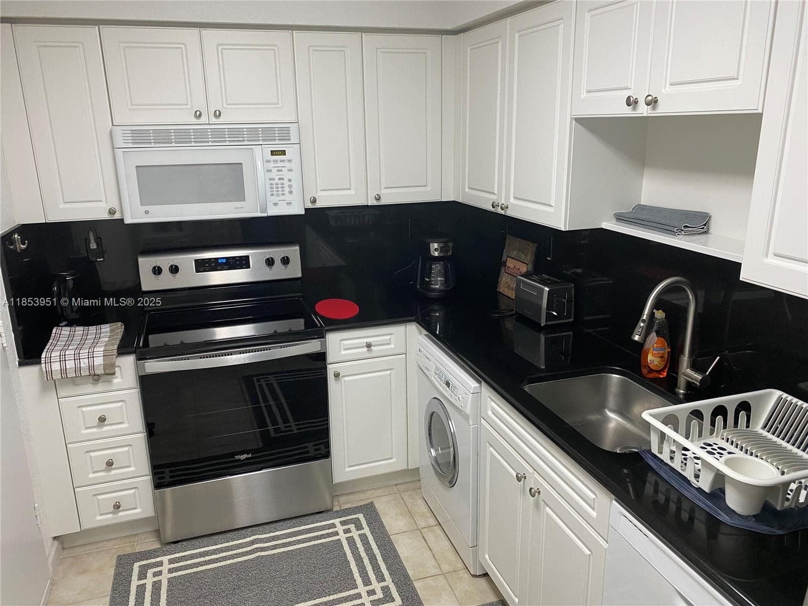 2501 Ocean Dr 828 photo 1