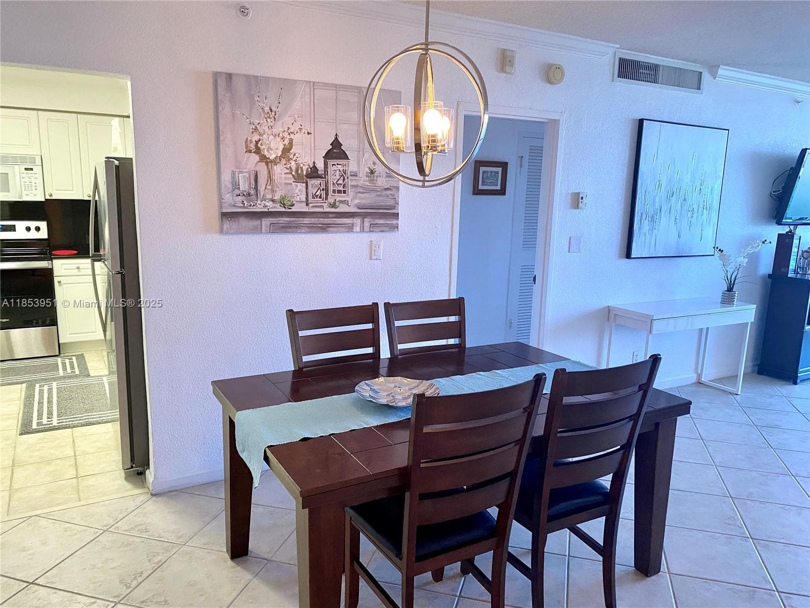 2501 Ocean Dr 828 photo 21