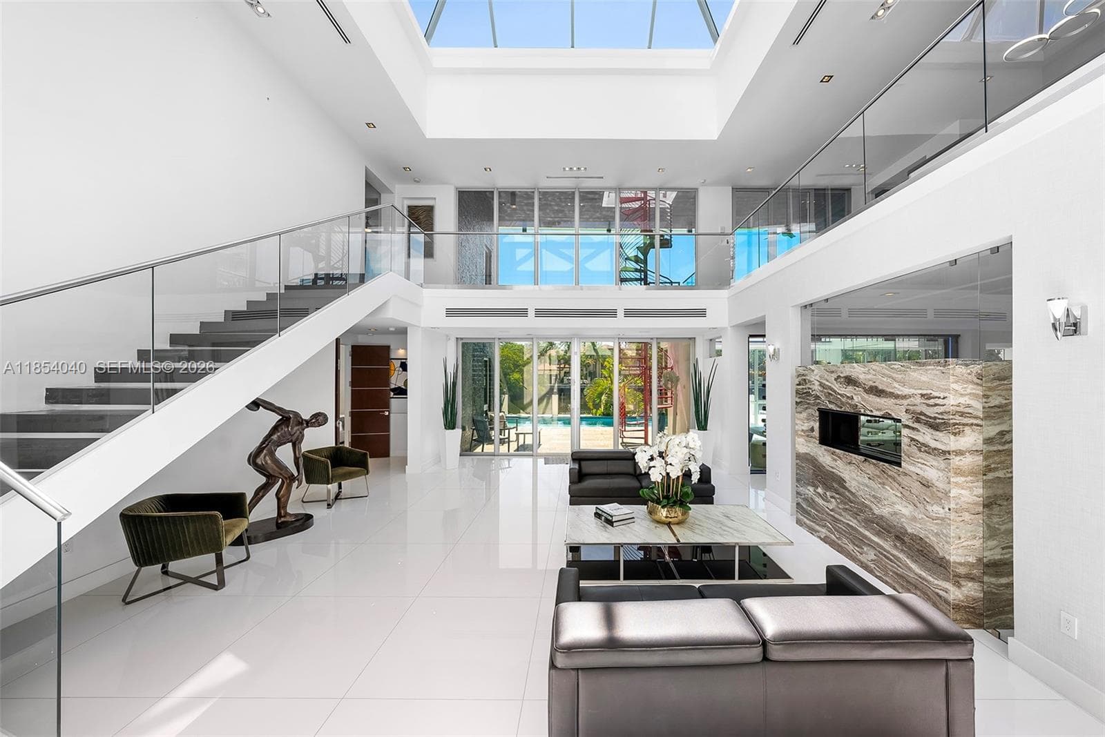 300 Royal Plaza Dr photo 1