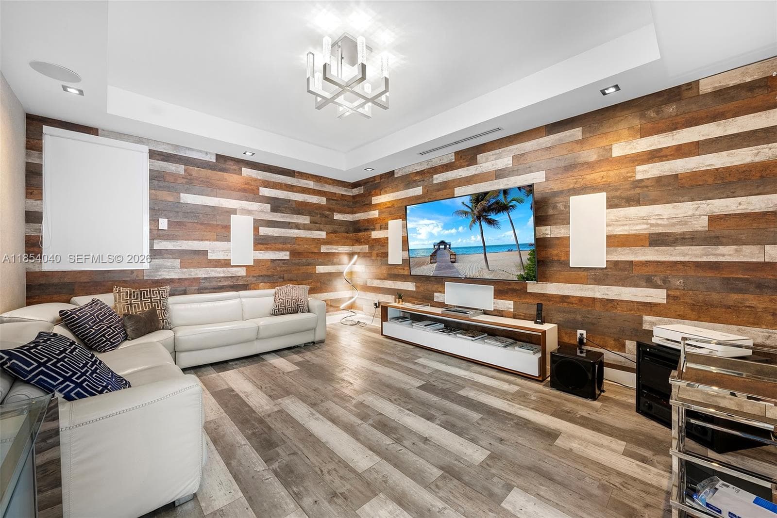 300 Royal Plaza Dr photo 20