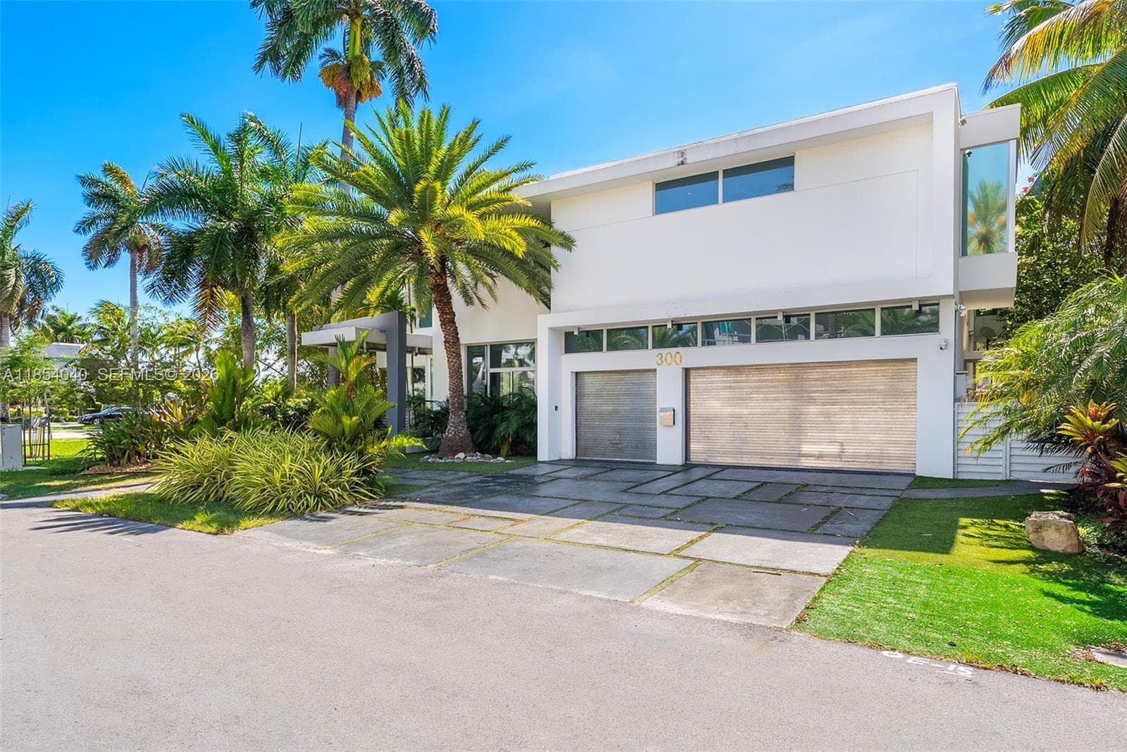 300 Royal Plaza Dr photo 4