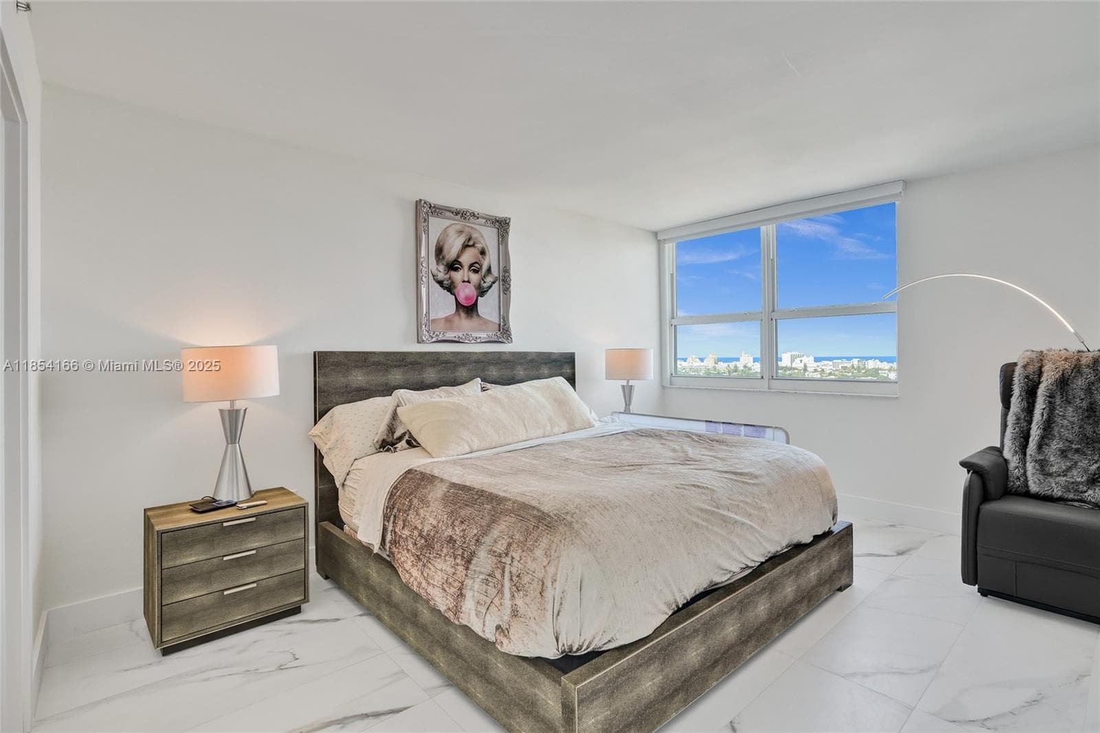 650 West Ave 1408 photo 12