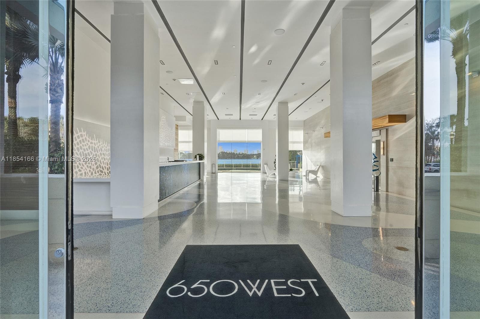 650 West Ave 1408 photo 3