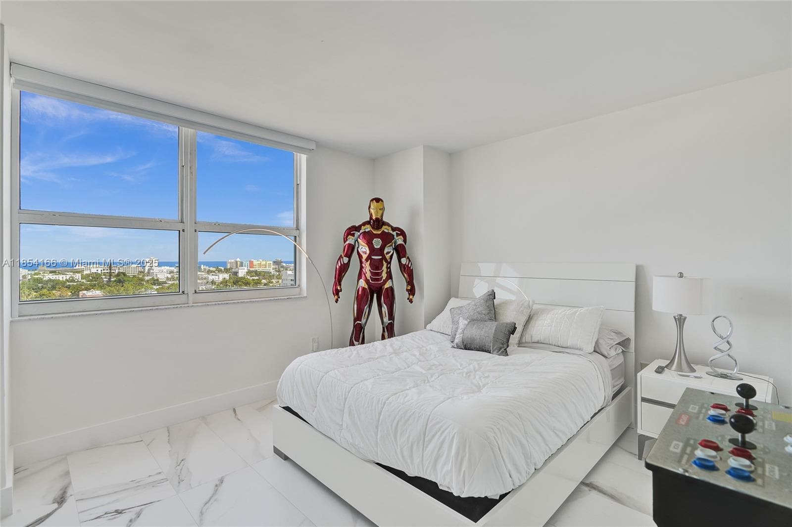 650 West Ave 1408 photo 15