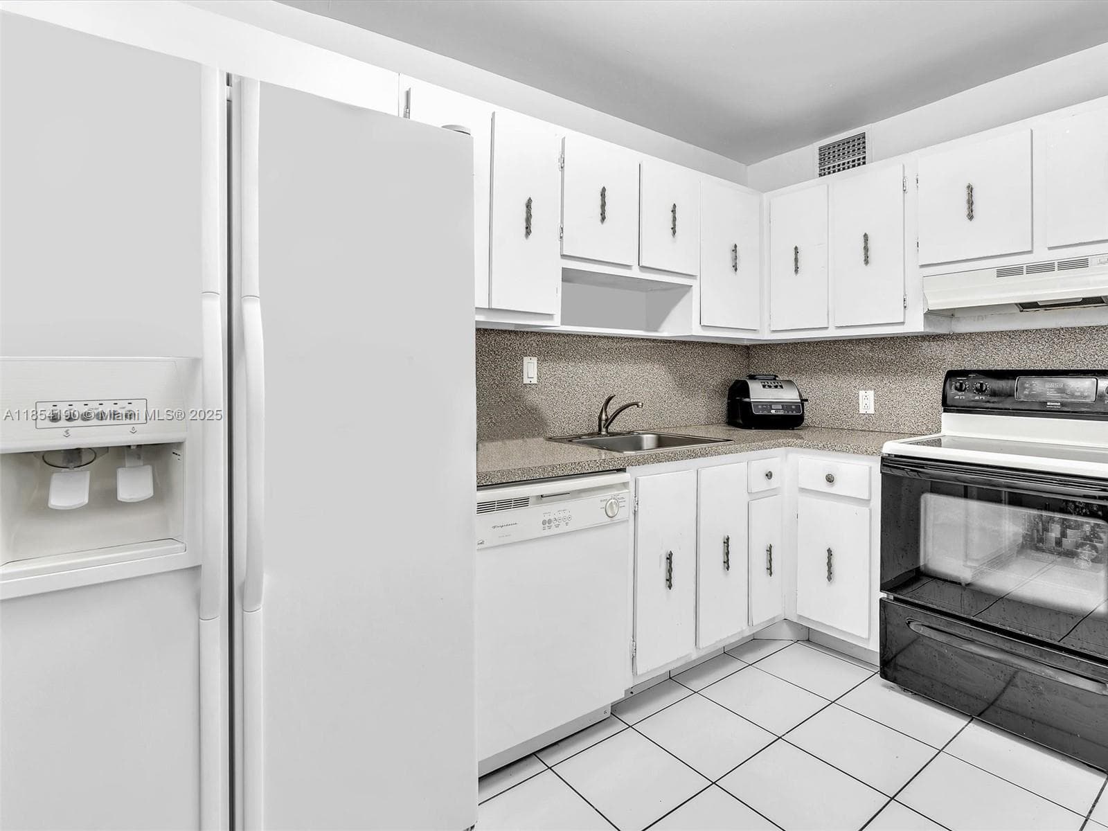 100 Bayview Dr 1025 photo 9