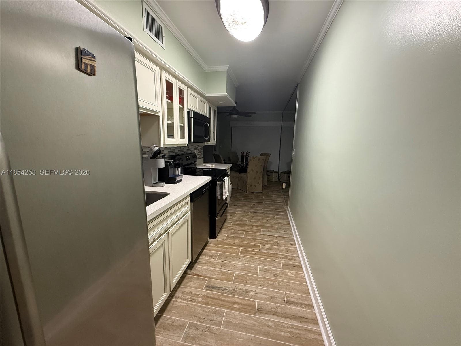 1775 Harbourview Dr 3 photo 2