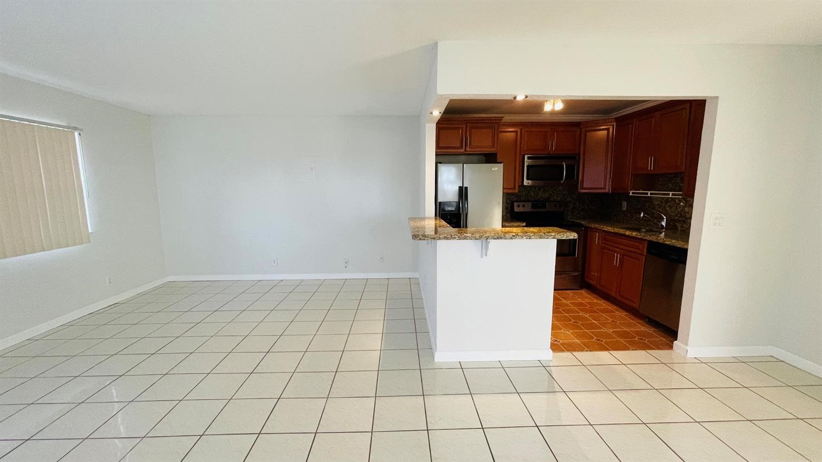 166 Valencia G photo 5