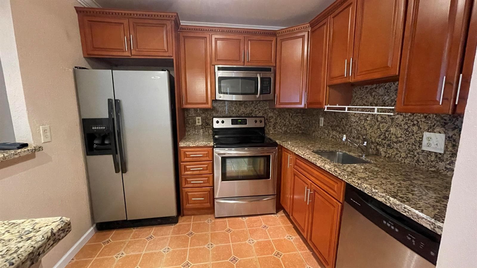 166 Valencia G photo 15