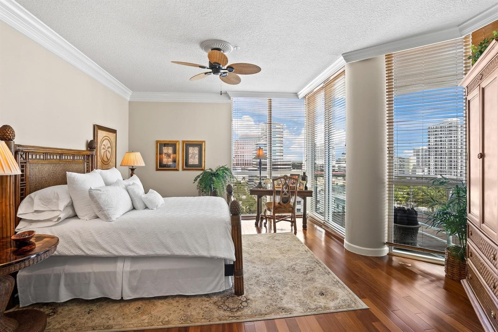 111 SE 8th Avenue 1501 photo 14