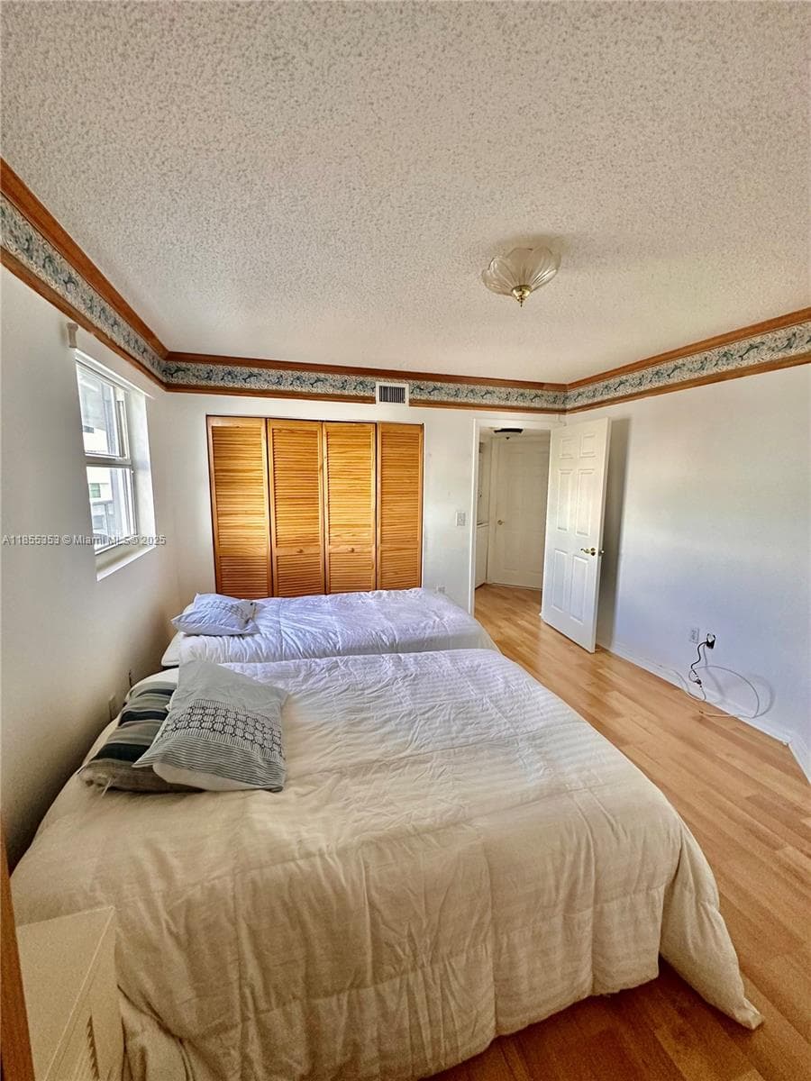 6301 Collins Ave 806 photo 12