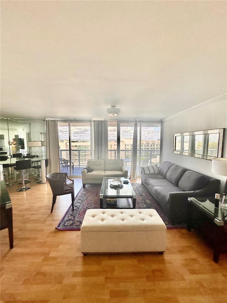 6301 Collins Ave 806 photo 4
