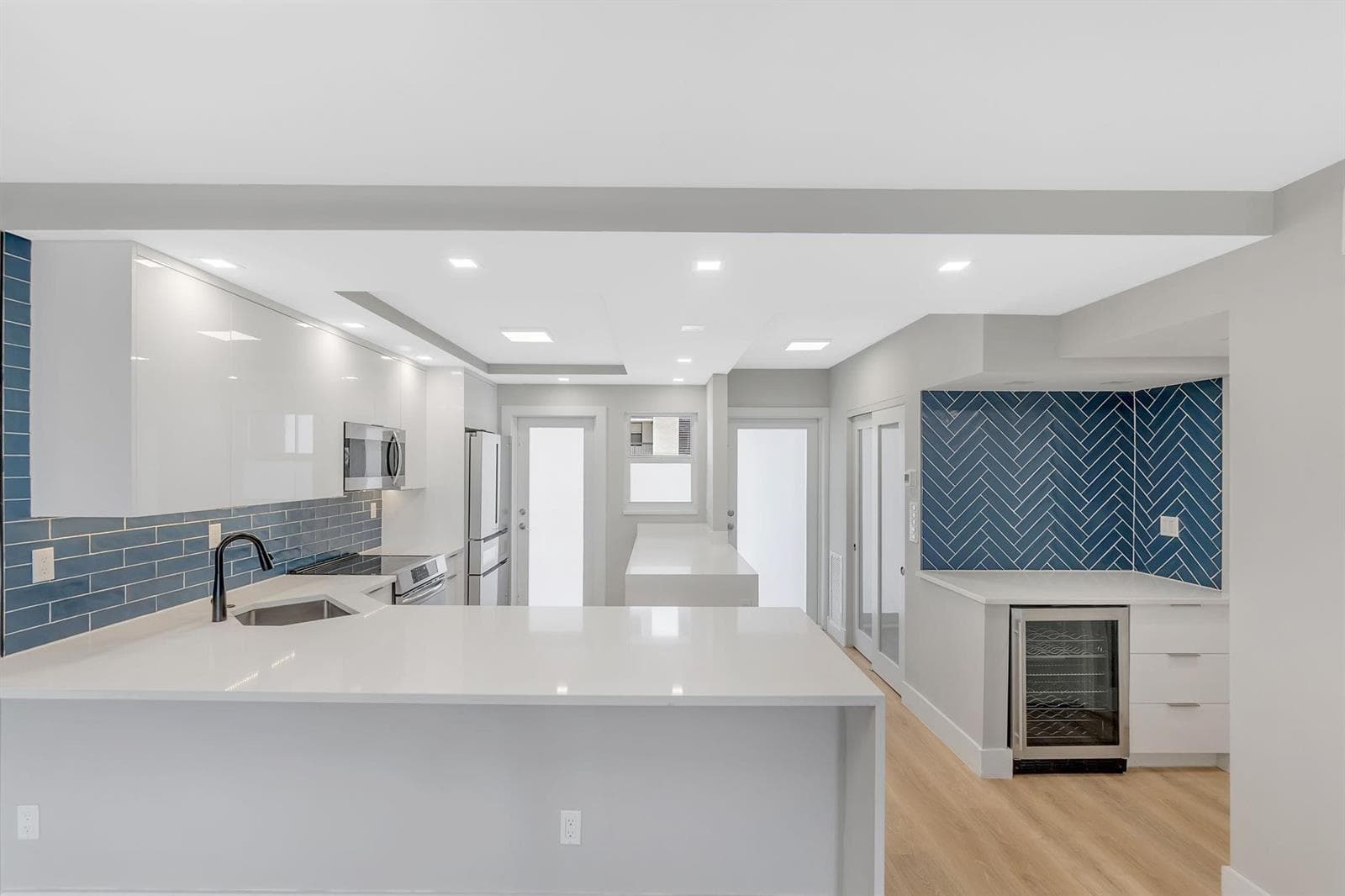 750 N Ocean Boulevard 404 photo 17