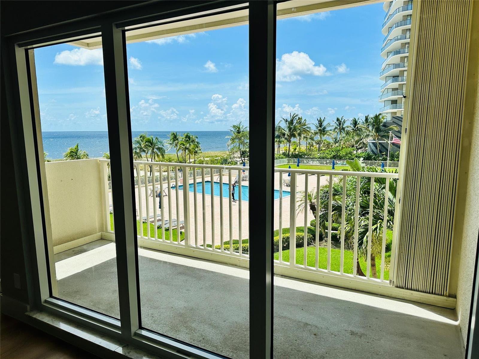 750 N Ocean Boulevard 404 photo 5