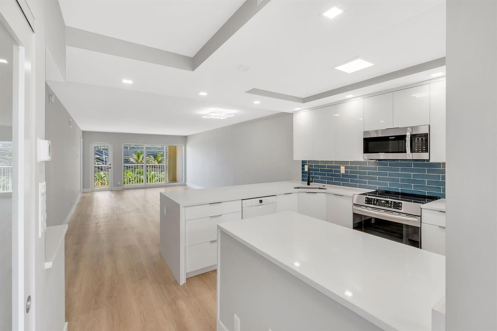 750 N Ocean Boulevard 404 photo 18