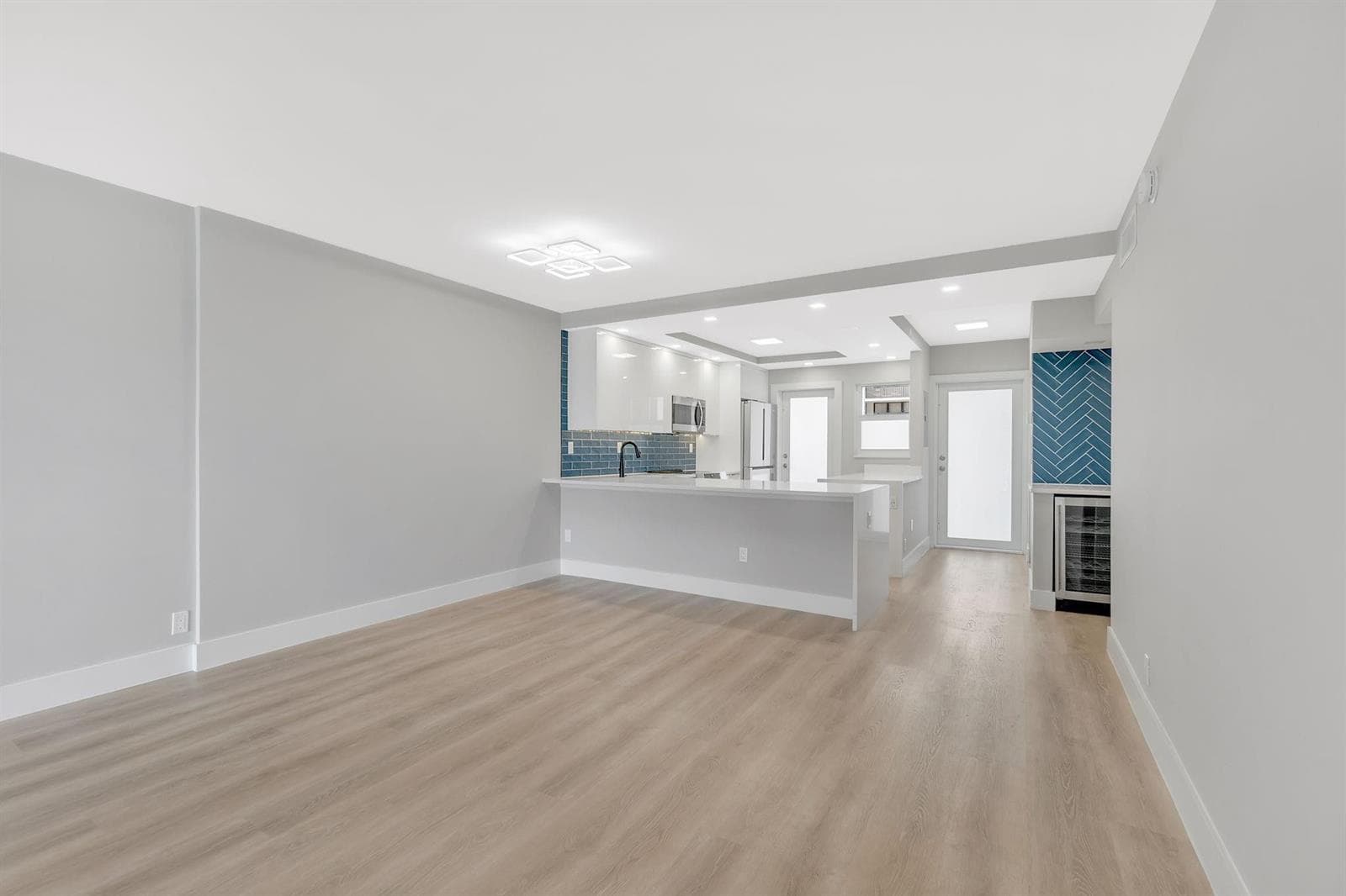 750 N Ocean Boulevard 404 photo 11