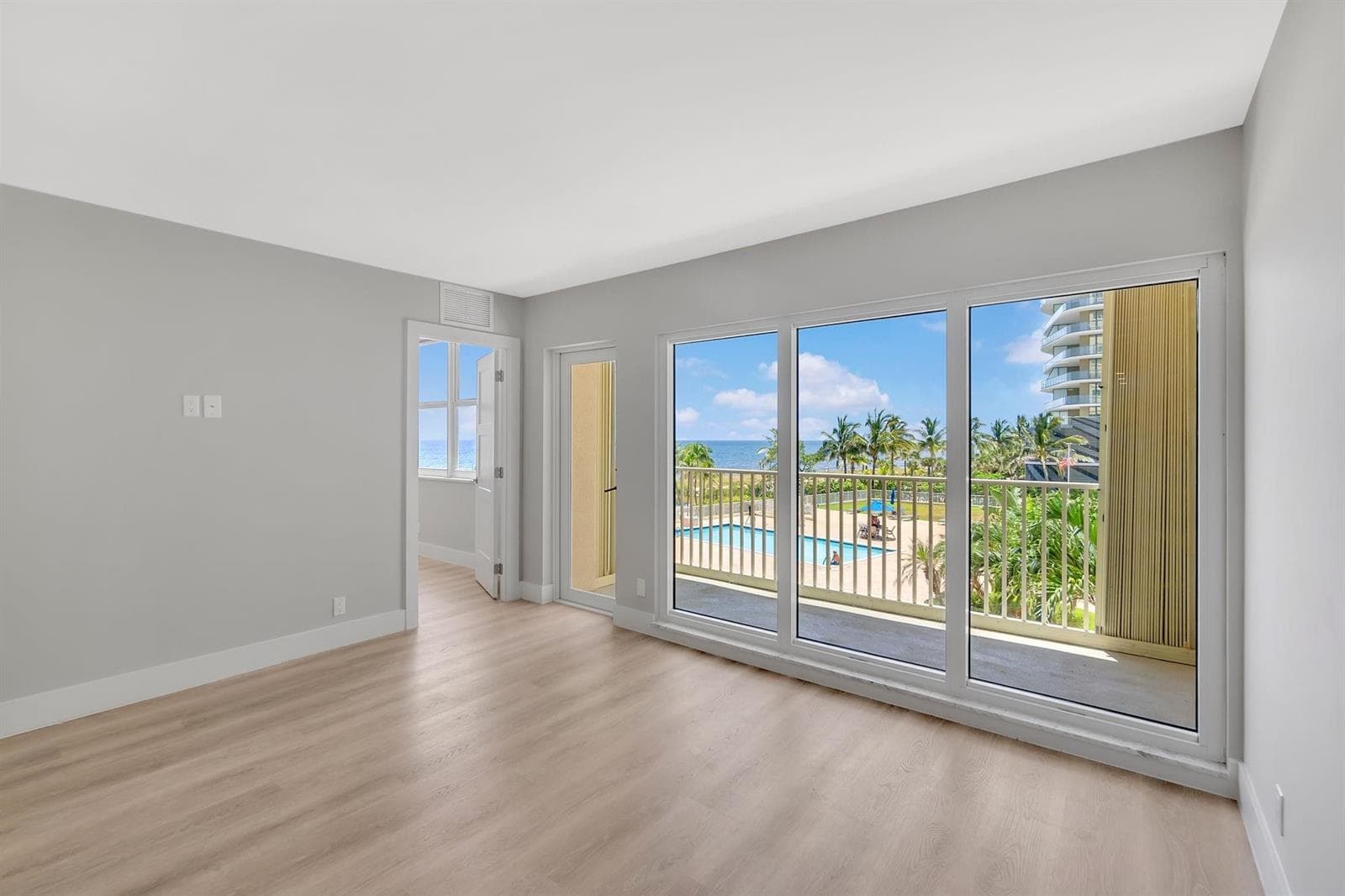 750 N Ocean Boulevard 404 photo 4