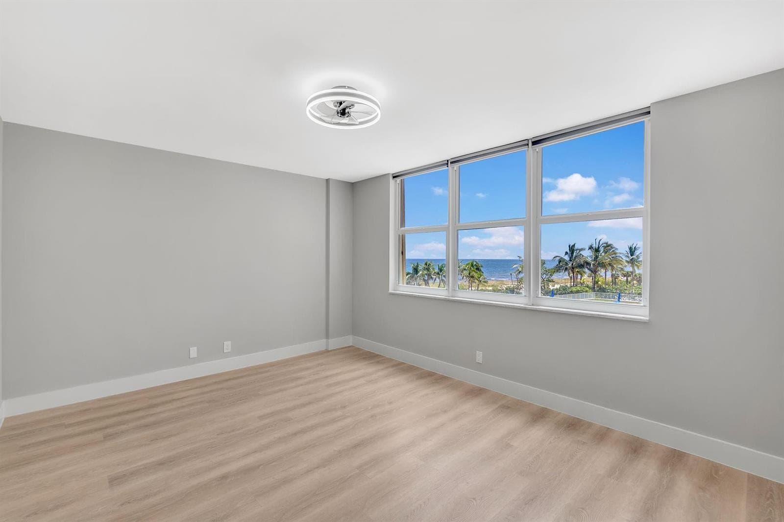 750 N Ocean Boulevard 404 photo 21