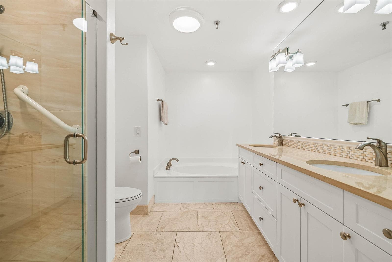 11370 Twelve Oaks Way 418 photo 15