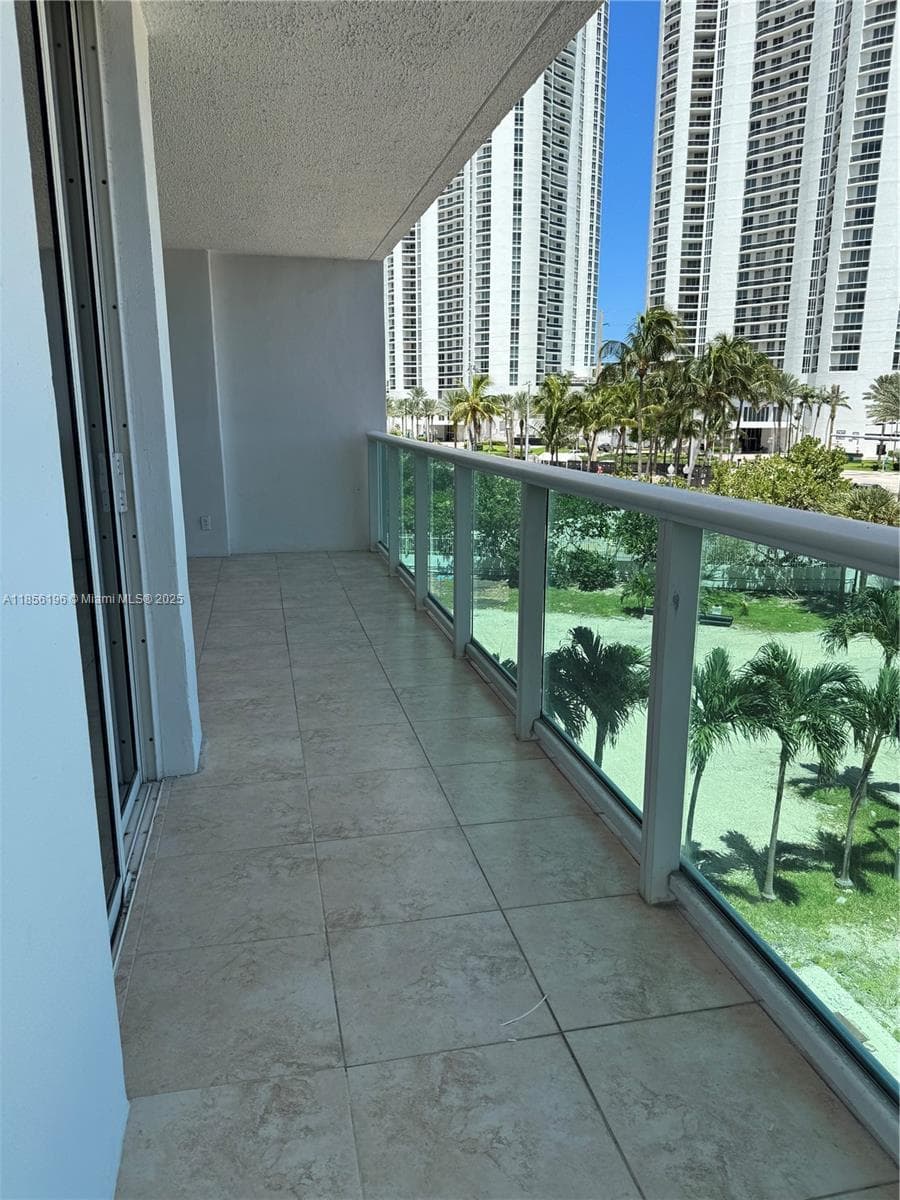 100 Bayview Dr 309 photo 20