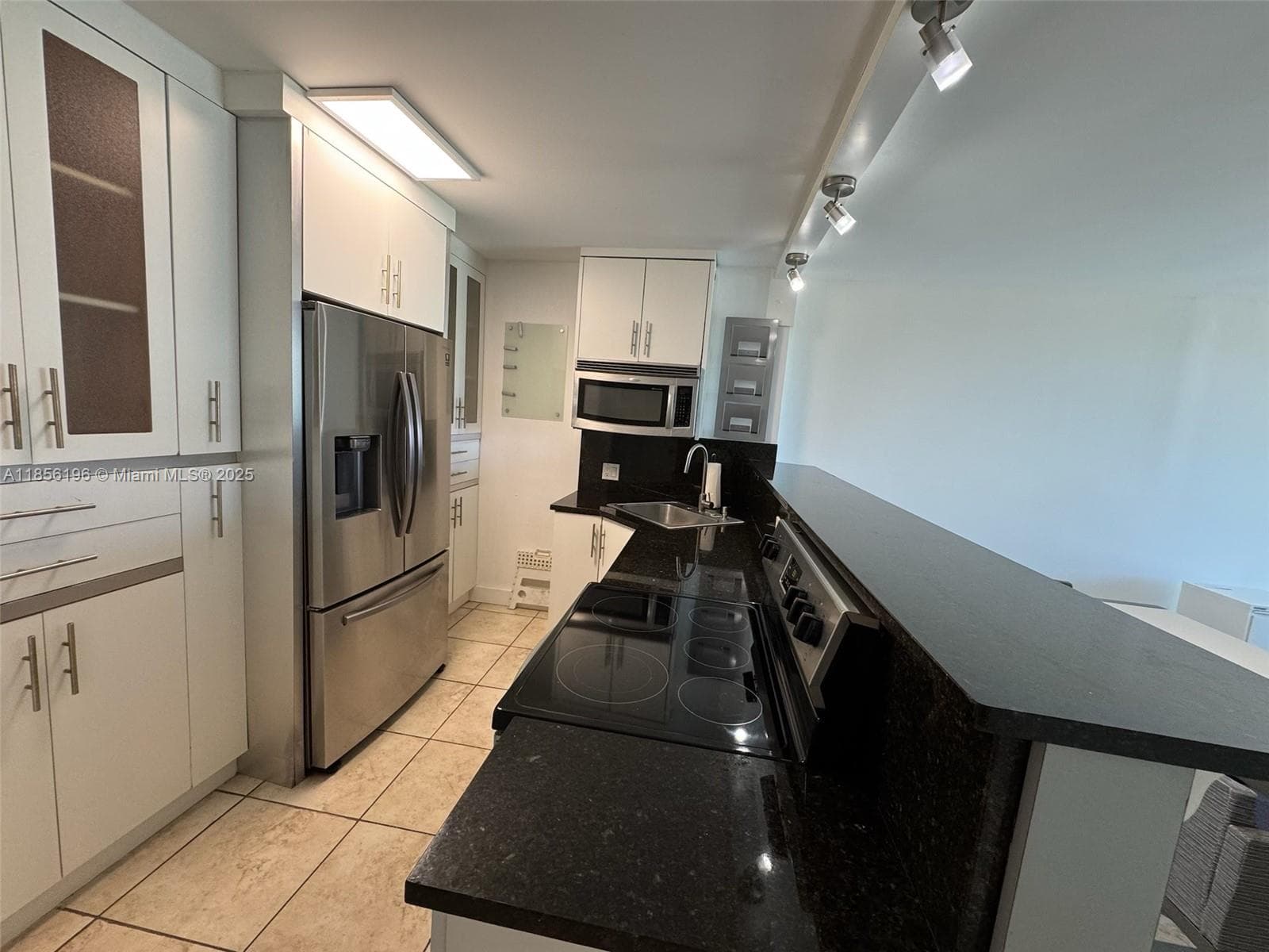 100 Bayview Dr 309 photo 11