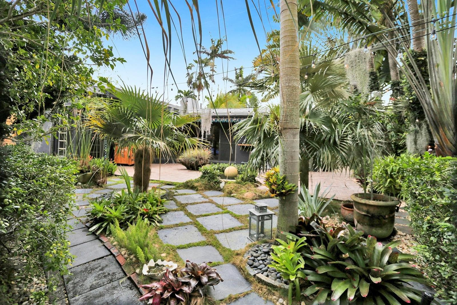 1613 SW 5th Court photo 24