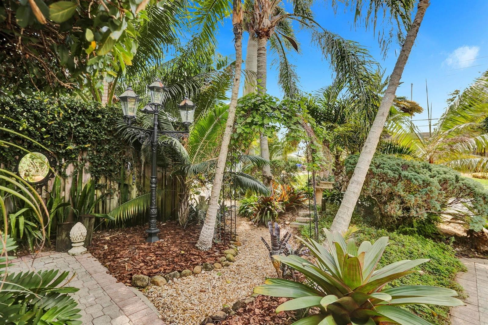 1613 SW 5th Court photo 14
