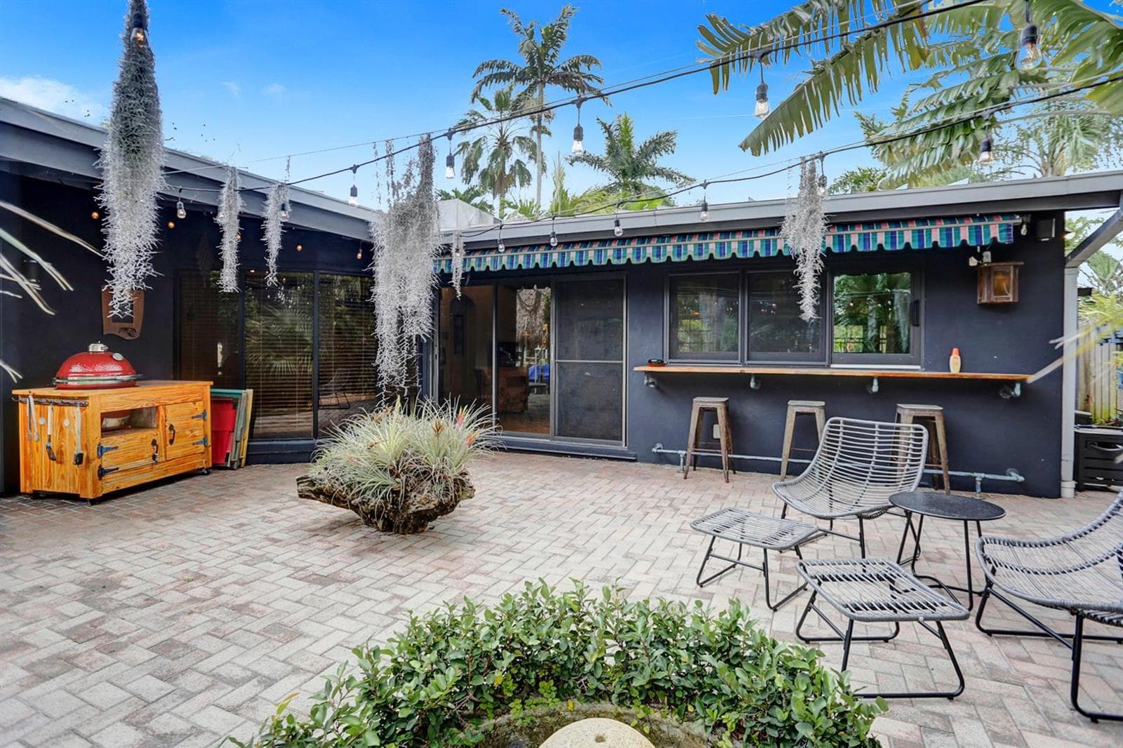 1613 SW 5th Court photo 8