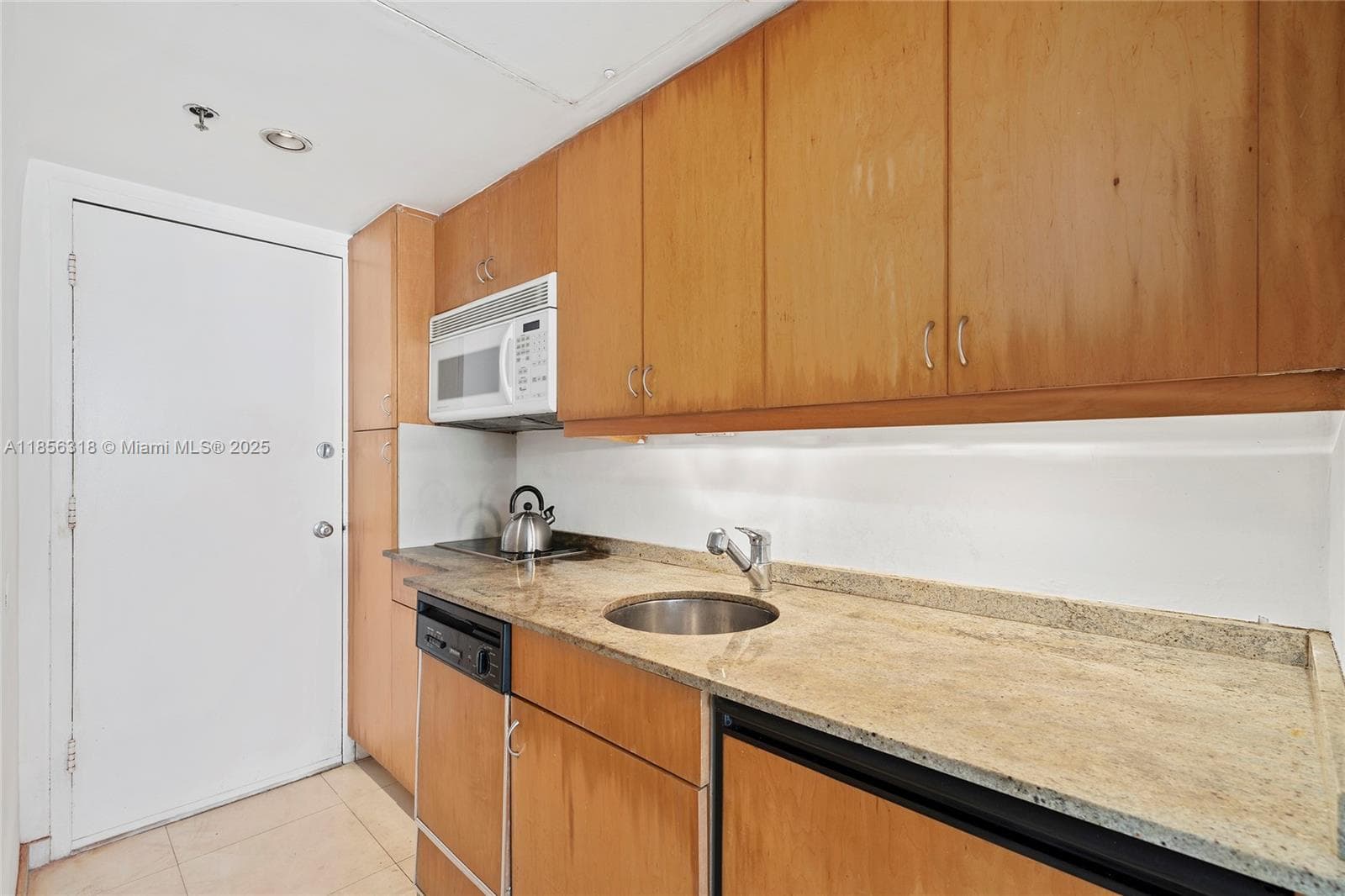 100 Lincoln Rd 1147A photo 3