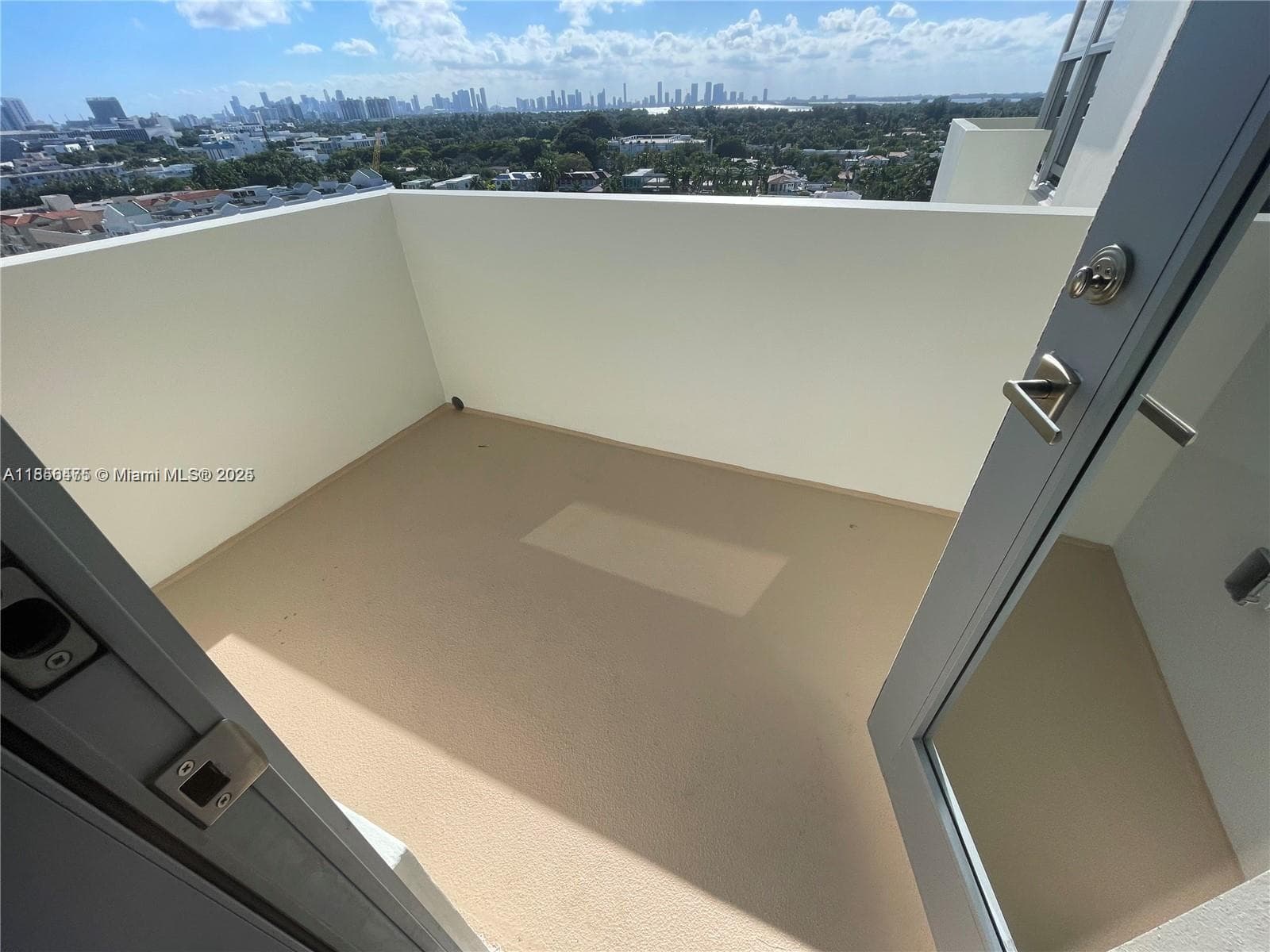 2899 Collins Ave 1420 photo 18