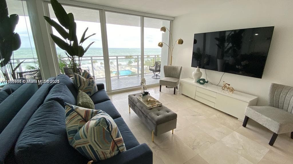 2030 S Ocean Dr 516 photo 8
