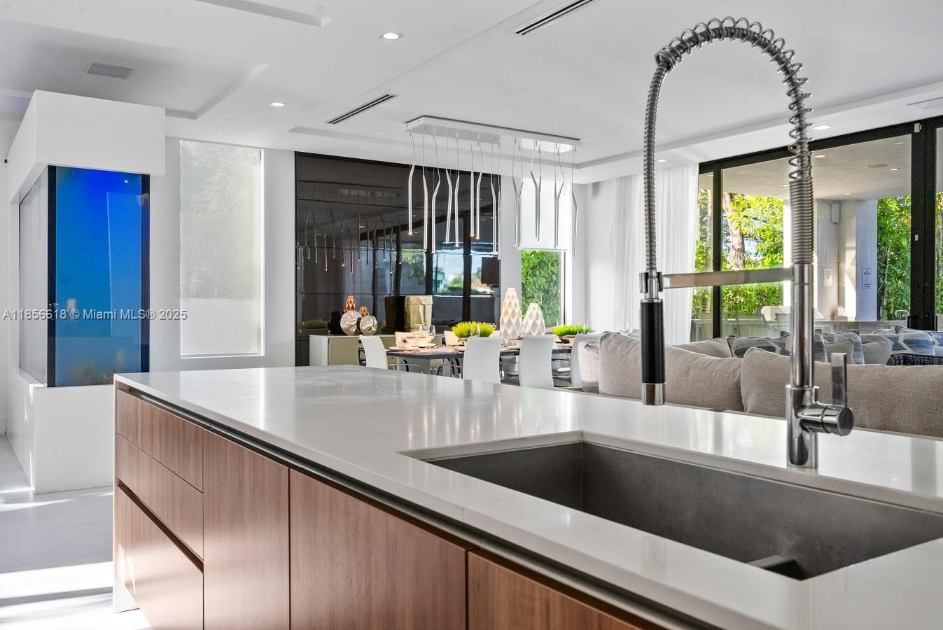 310 11th Ave photo 17