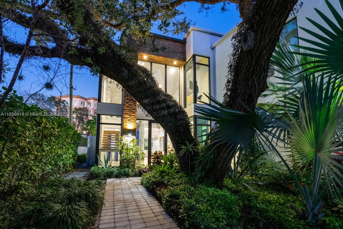 310 11th Ave photo 12