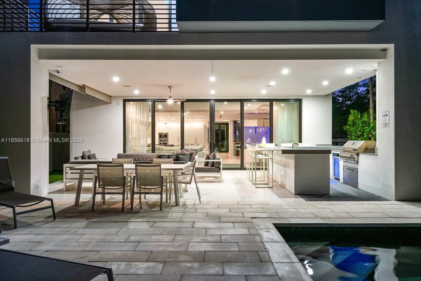 310 11th Ave photo 3