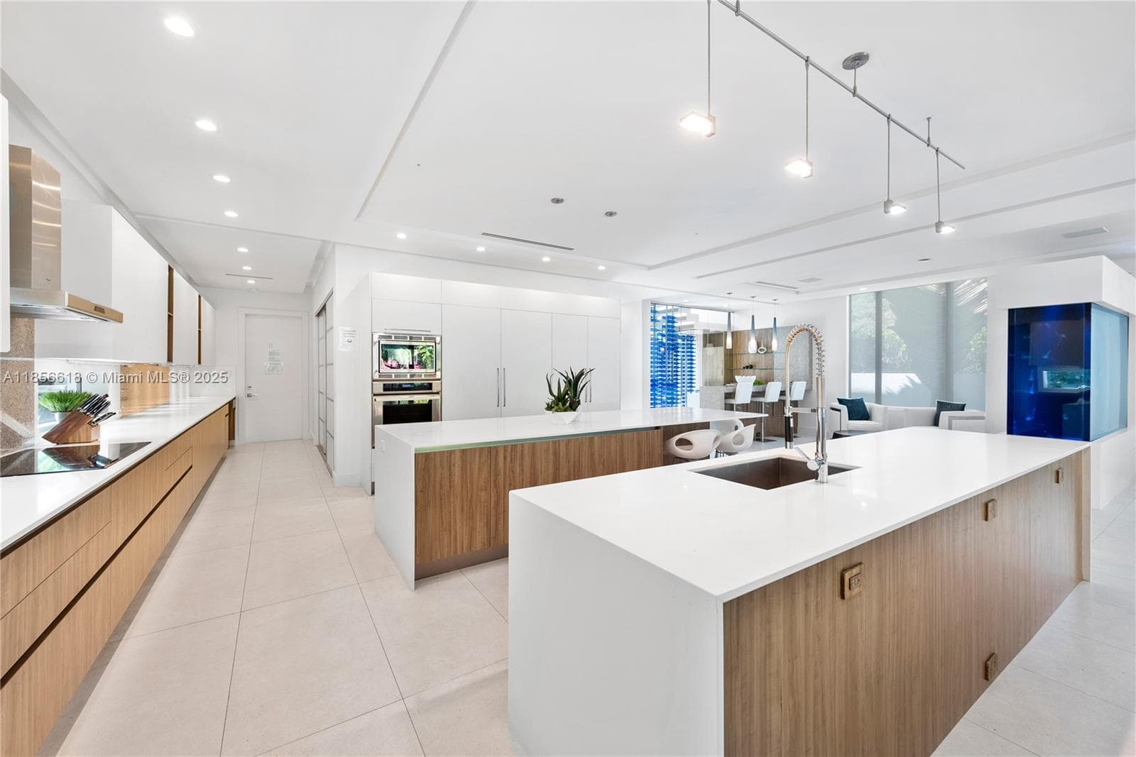 310 11th Ave photo 19