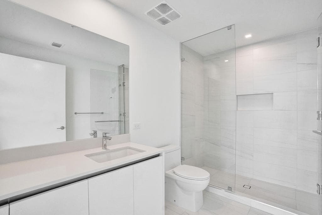 900 N Ocean Boulevard 1405 photo 24