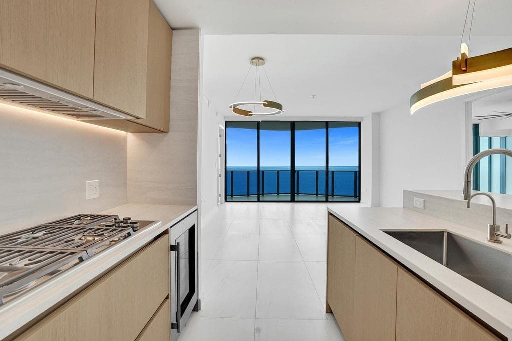 900 N Ocean Boulevard 1405 photo 8