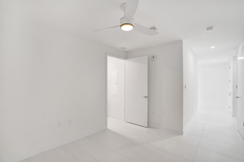 900 N Ocean Boulevard 1405 photo 25