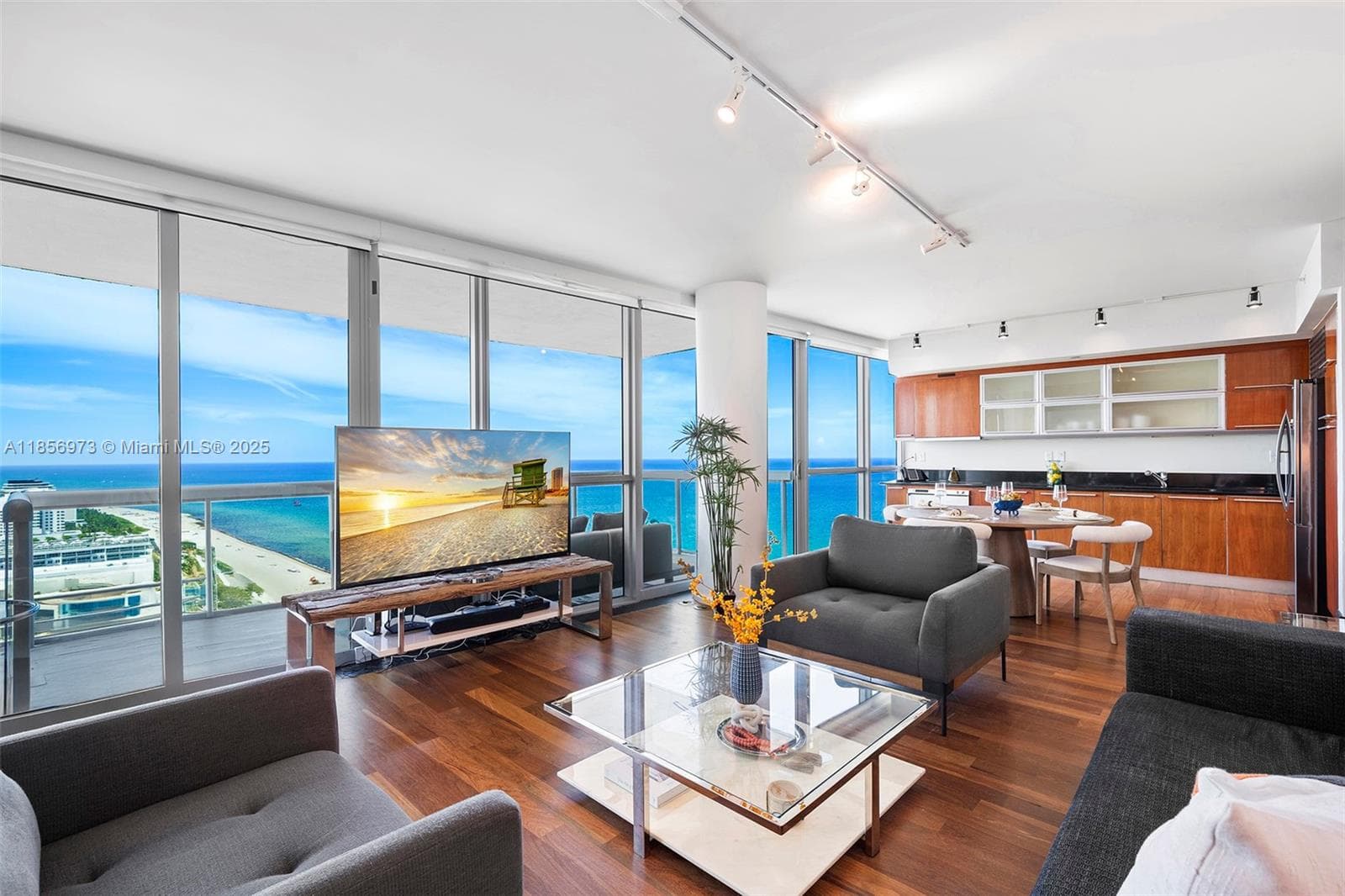 101 20th St 3803 photo 1