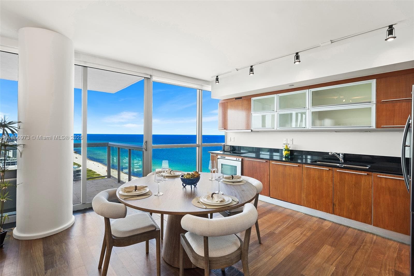 101 20th St 3803 photo 11