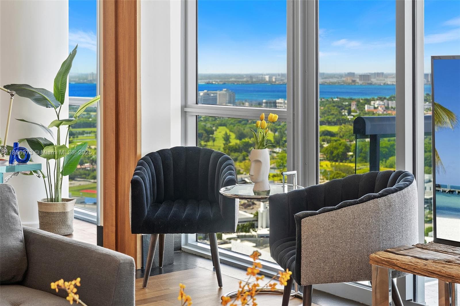 101 20th St 3803 photo 8