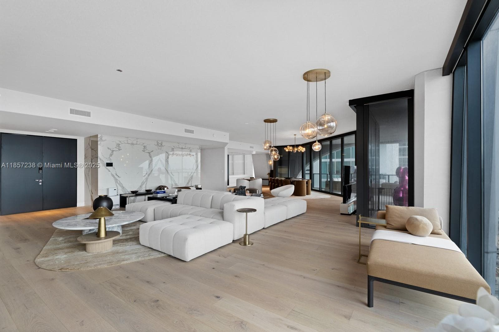 1000 Biscayne Blvd 2402 photo 4
